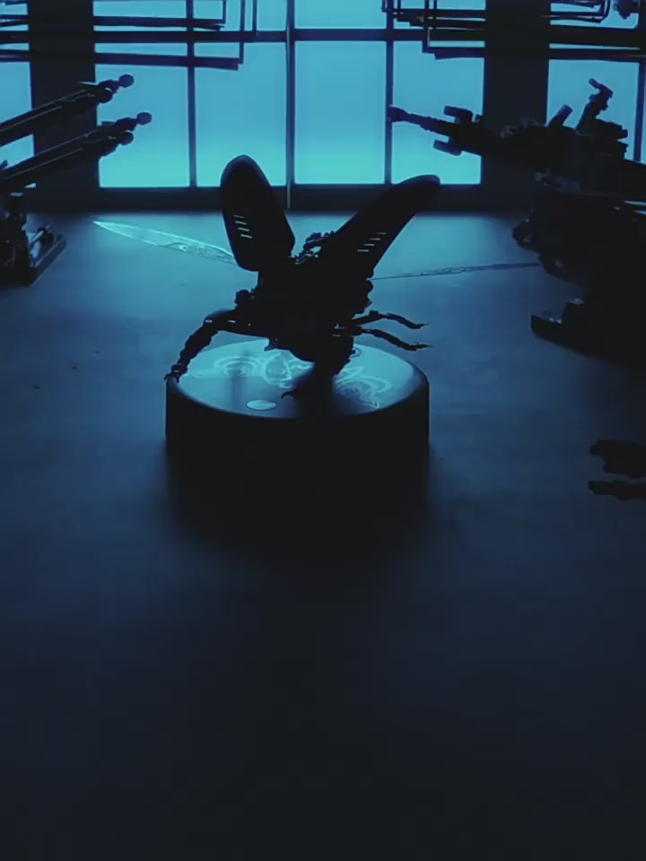 Electric mechanical beetle figurine